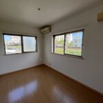 2F洋室6帖 南・東面に窓がありとても明るいお部屋です。(内装)