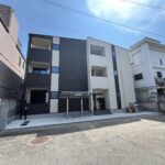 9月完成の新築1LDK(外観)