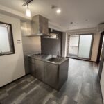 おしゃれなステンレスのアイランドキッチン！(キッチン)