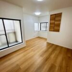 2階洋室約8帖(内装)