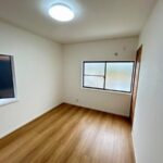 2階洋室約6帖(内装)