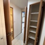廊下に収納スペースあります！